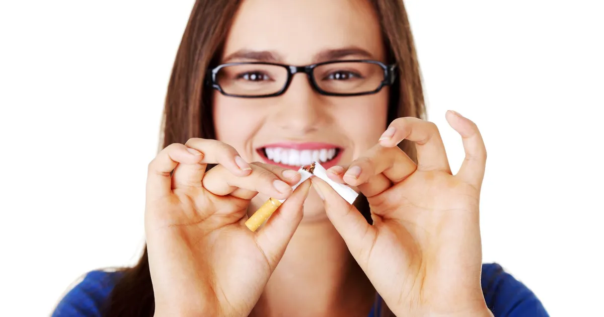 Fumantes Podem Fazer Clareamento Dental? Tudo o Que Você Precisa Saber