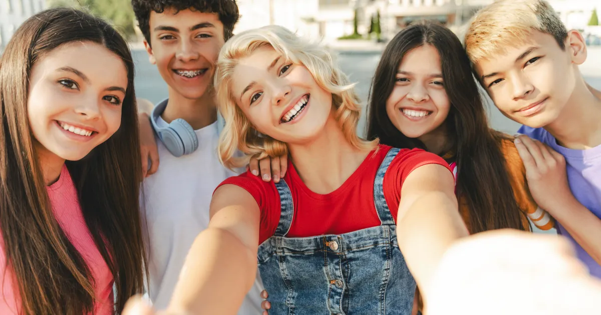 Menores de 16 anos podem fazer clareamento dental?