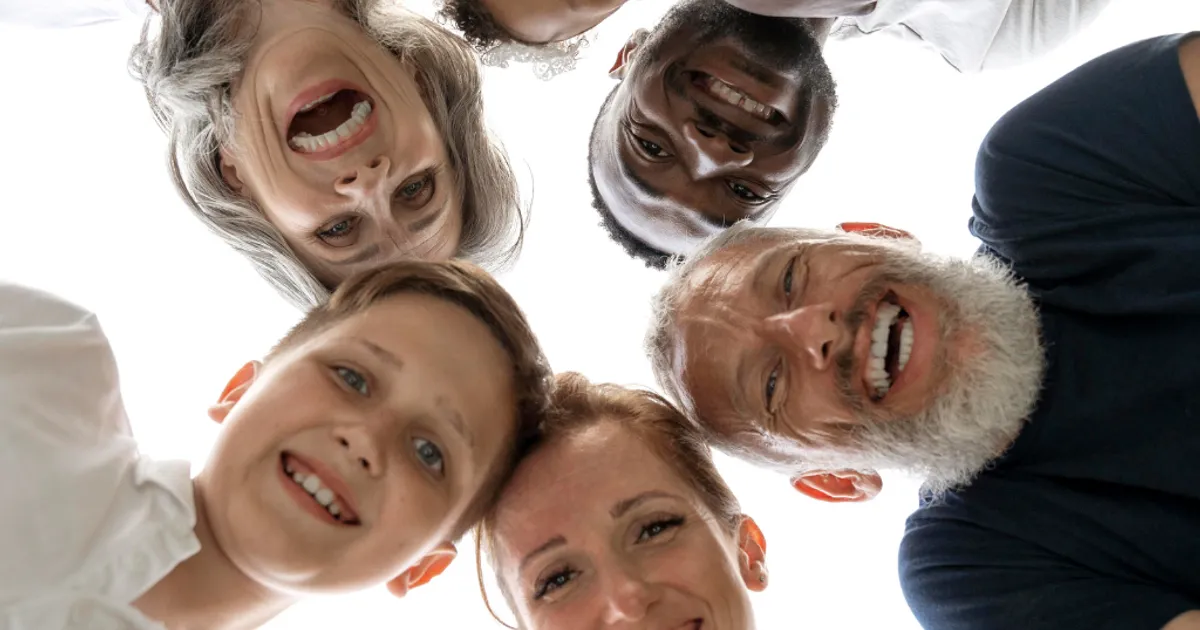 Clareamento dental em diferentes fases da vida: jovens, adultos e maturidade